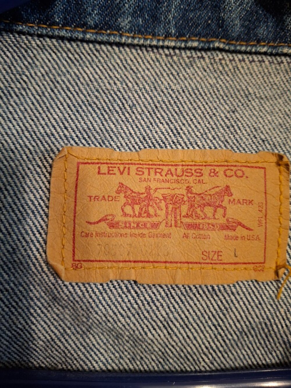 Vintage Levi's Men's Denim Jacket - Large - Picture 3 of 6